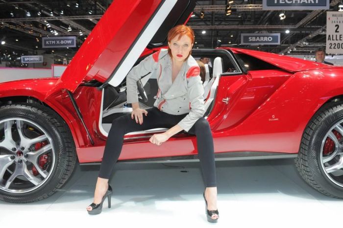 Girls at Geneva Motor Show 2013. Part 2 (130 pics)