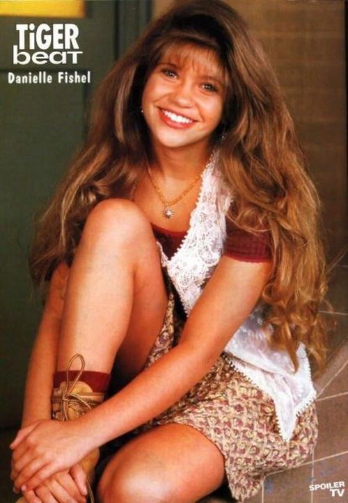 Danielle Fishel Then and Now (17 pics)