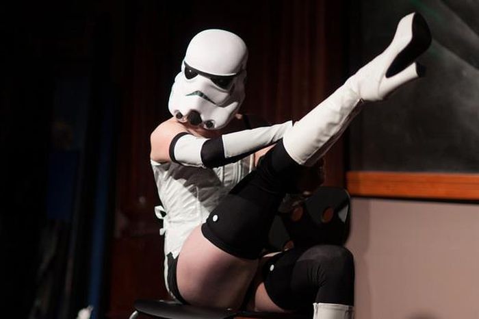 Stormtrooper Burlesque (29 pics)