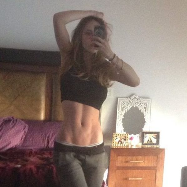 Girls with Great Abs (40 pics)