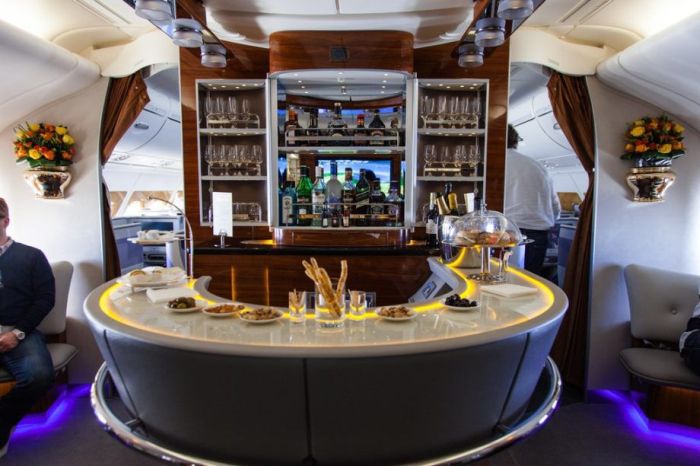 Business Class on Emirates Air (16 pics)