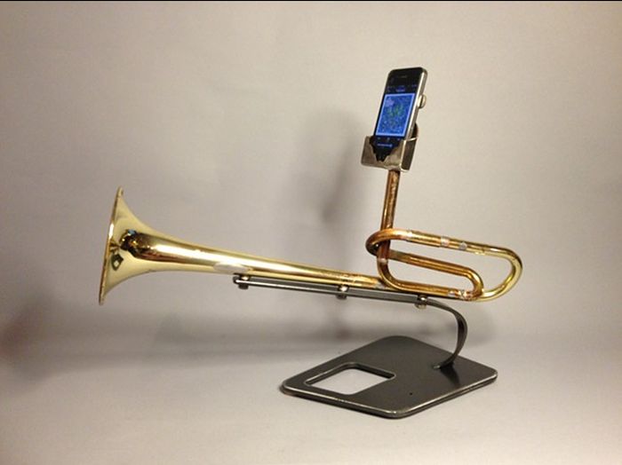 Awesome iPhone Amplifiers (35 pics)