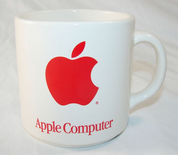 Vintage Apple Products (43 pics)
