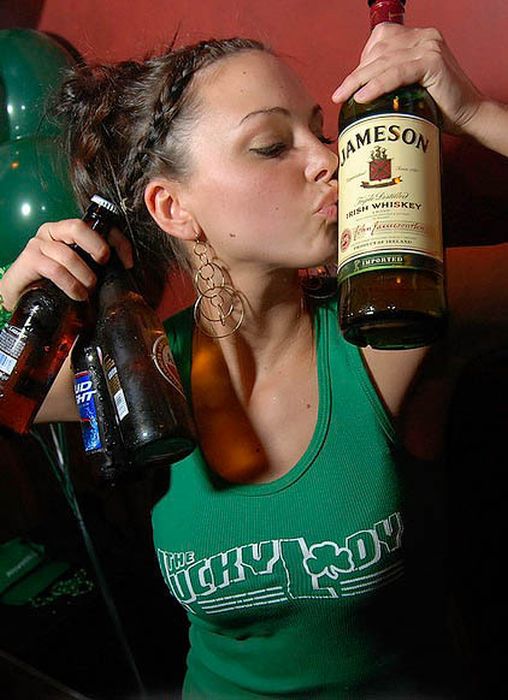 Drunken St. Patrick's Day Girls (69 pics)