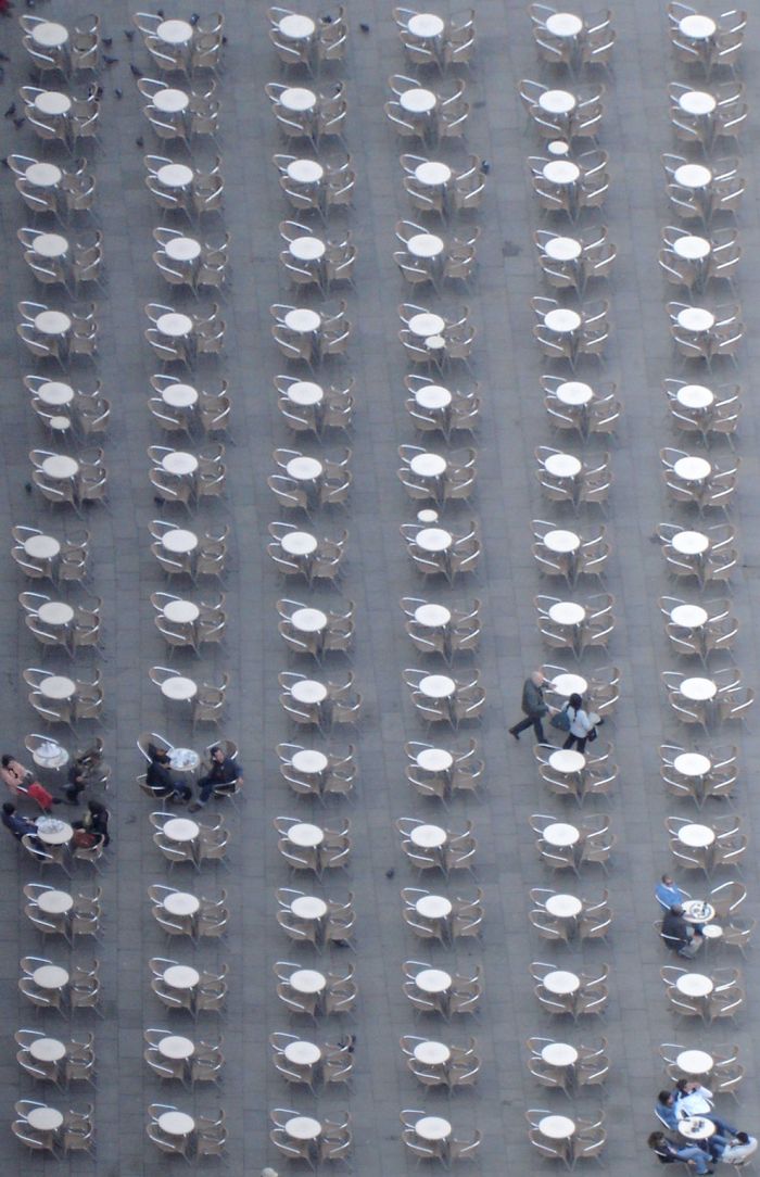Repetitive Photos (58 pics)
