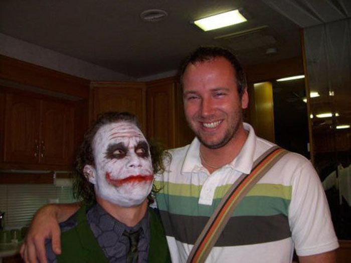 Heath Ledger on the Set of “The Dark Knight” (50 pics)