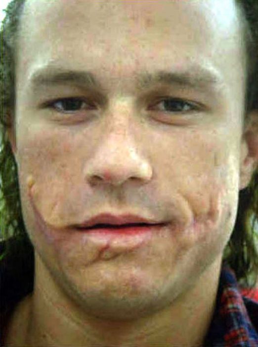 Heath Ledger on the Set of “The Dark Knight” (50 pics)