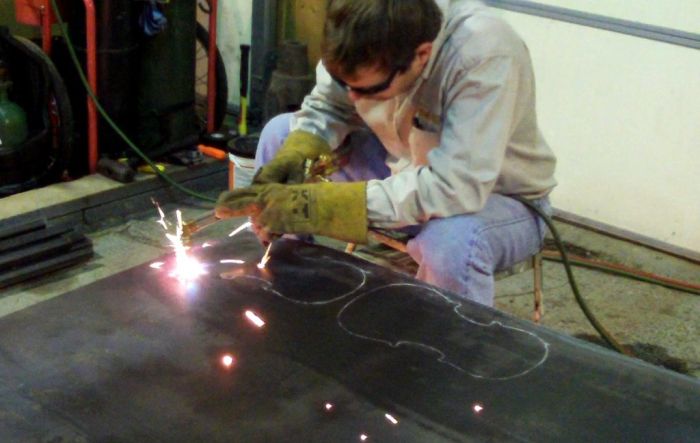 Making of the Steel Violin (32 pics)