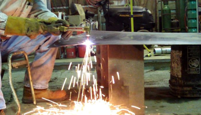 Making of the Steel Violin (32 pics)