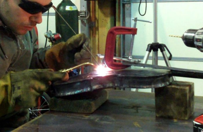 Making of the Steel Violin (32 pics)