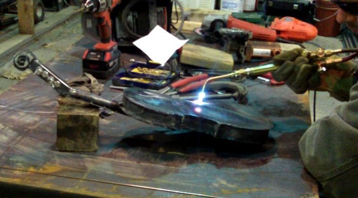 Making of the Steel Violin (32 pics)