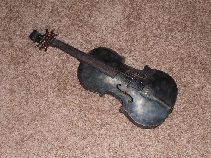 Making of the Steel Violin (32 pics)