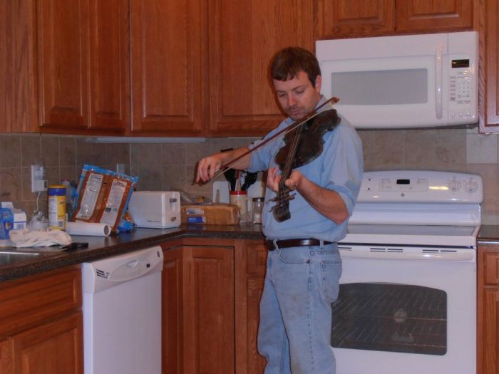 Making of the Steel Violin (32 pics)