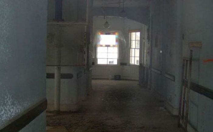 The Second Life of an Abandoned Asylum (37 pics)