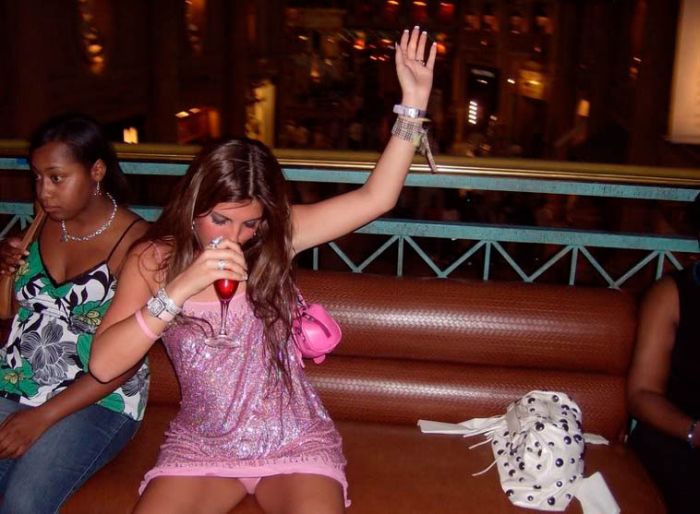 Drunk girls have fun in Las Vegas. 