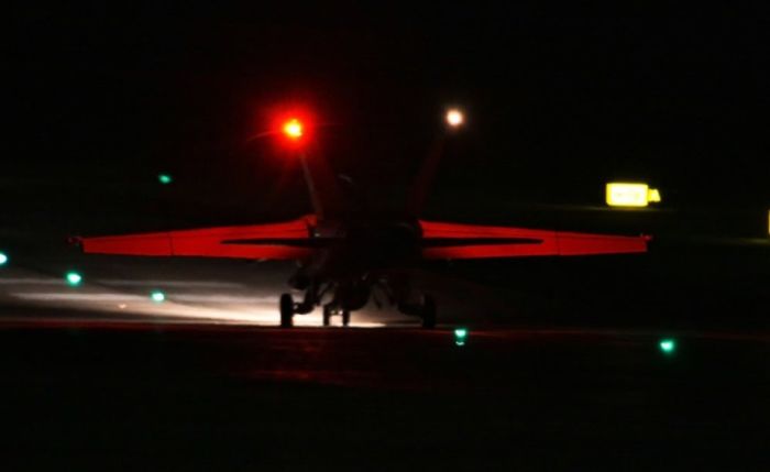 F-18 (45 pics)