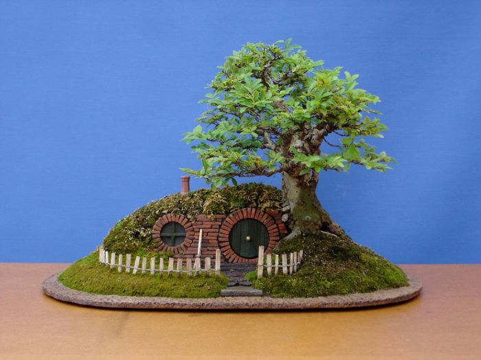 A Bonsai Baggins Hobbit Home (18 pics)