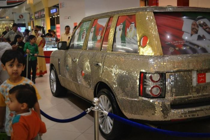 Car Covered with Coins (31 pics)