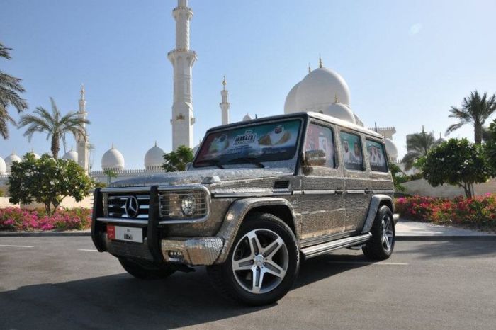 Car Covered with Coins (31 pics)