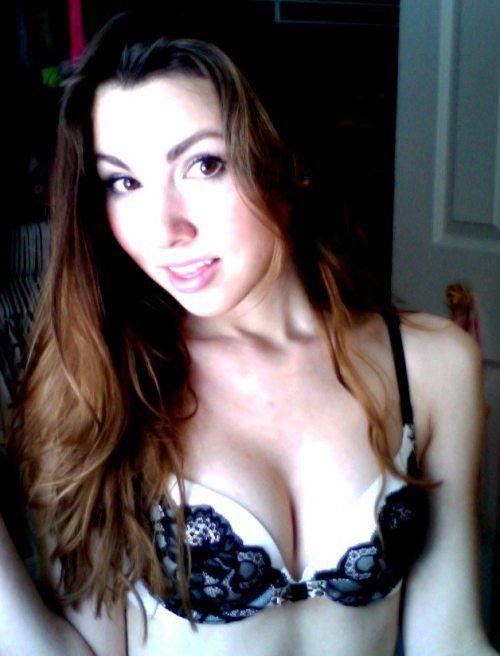 Busty Girls (55 pics)