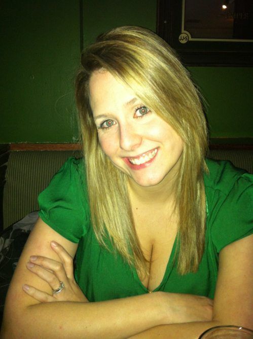 Busty Girls (55 pics)