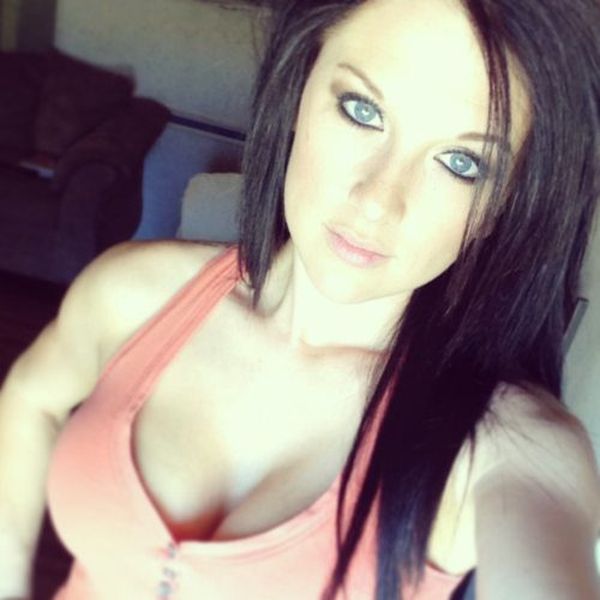 Busty Girls (55 pics)