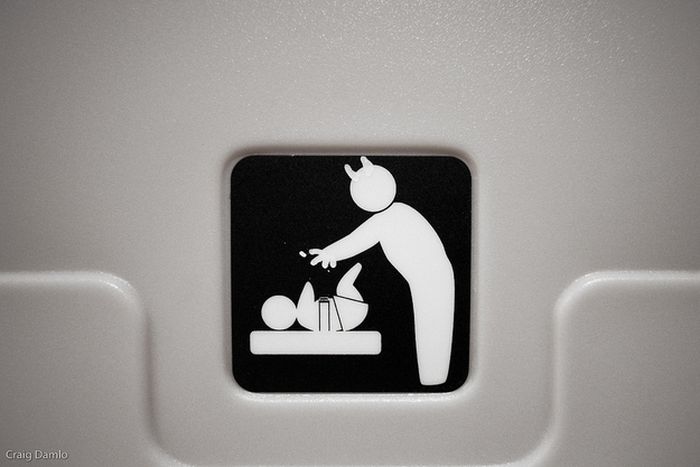 Funny Baby Changing Station Graffiti (23 pics)