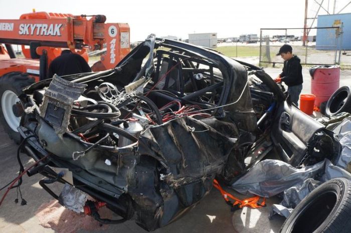 Car after a Terrible Crash (33 pics + video)