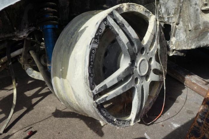 Car after a Terrible Crash (33 pics + video)