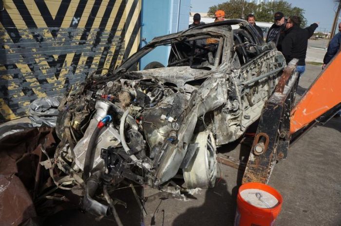 Car after a Terrible Crash (33 pics + video)