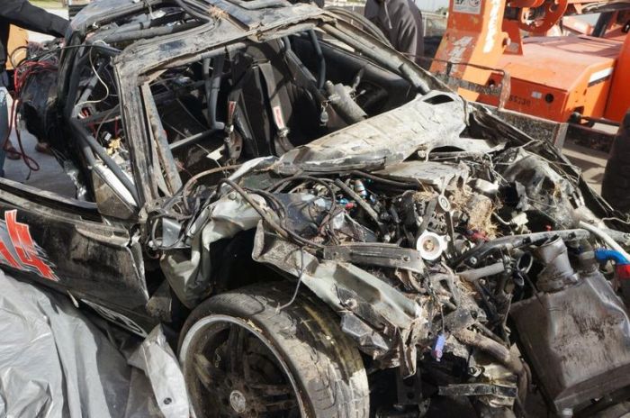 Car after a Terrible Crash (33 pics + video)