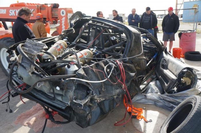 Car after a Terrible Crash (33 pics + video)