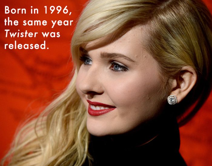 Famous People Who Were Born In The '90s (20 pics)