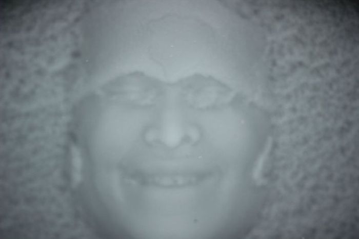 Face Prints in Snow (10 pics)