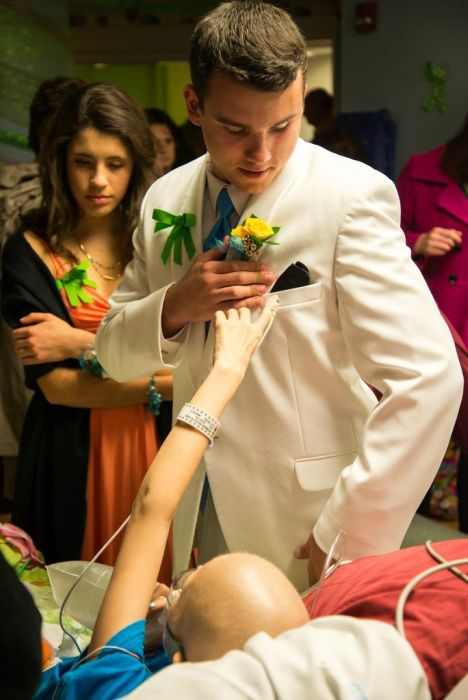 Katelyn's Hospital Prom (39 Pics)