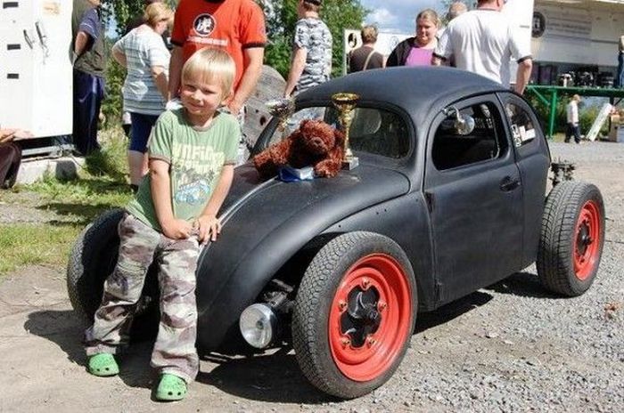 Guy Built a Car for His Son (25 pics)