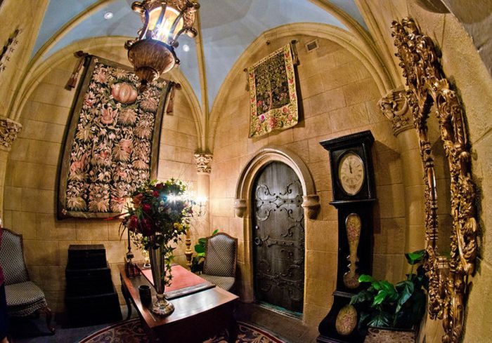 Inside Disney's Castle (21 pics)
