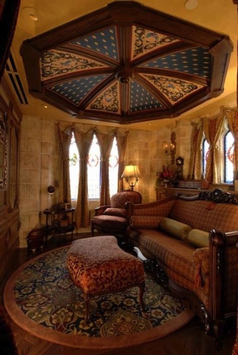 Inside Disney's Castle (21 pics)