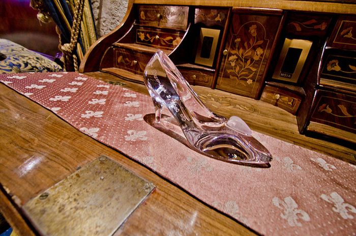 Inside Disney's Castle (21 pics)
