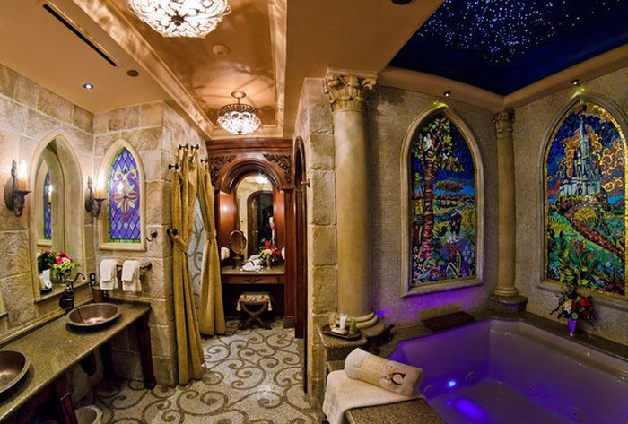 Inside Disney's Castle (21 pics)