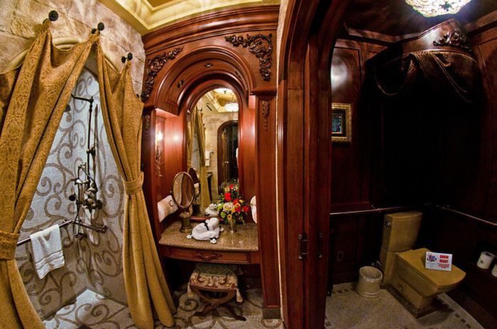 Inside Disney's Castle (21 pics)