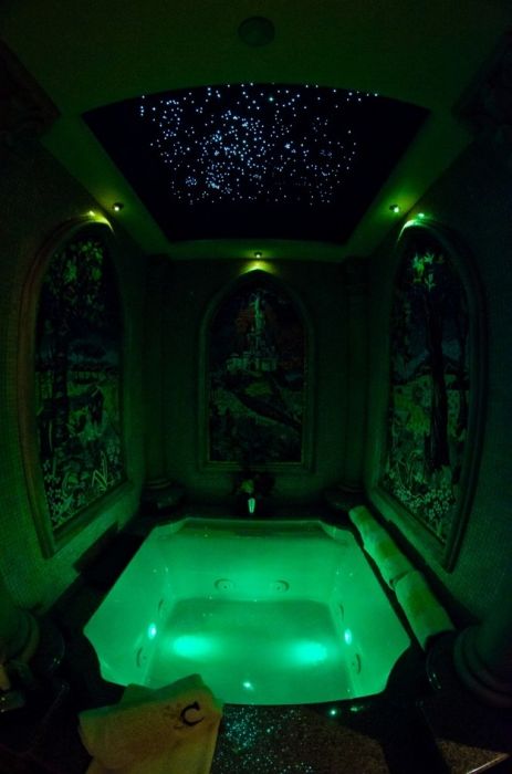Inside Disney's Castle (21 pics)
