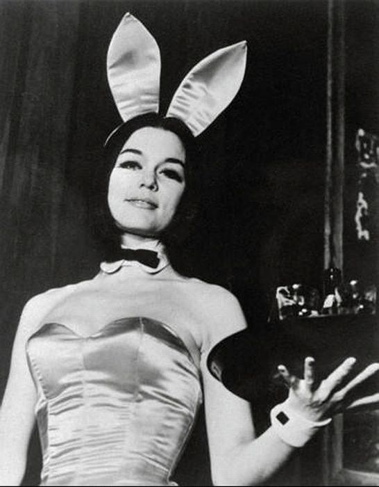 Vintage Photos Of Playboy Bunnies (50 pics)