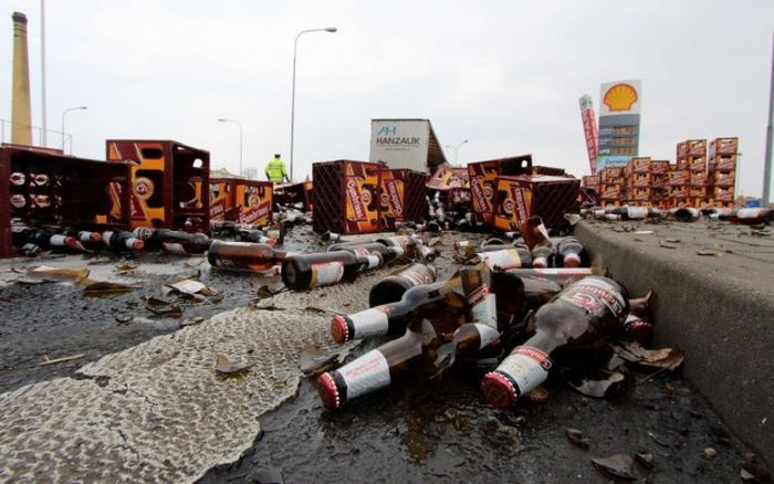 Terrible Road Accident in Czech Republic (12 pics)