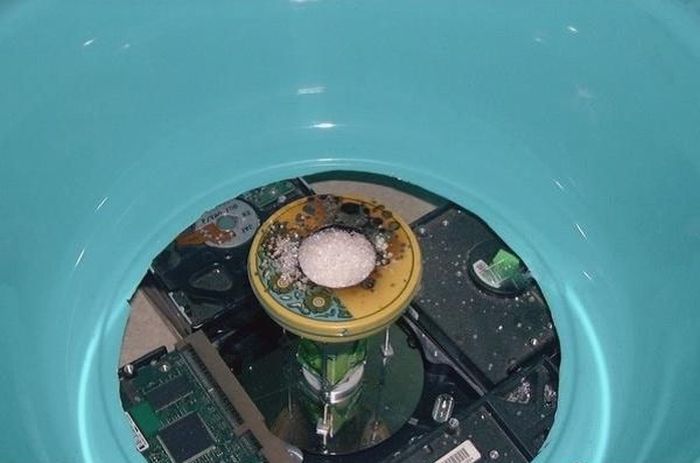 Cotton Candy Maker Out of an Old HDD (30 pics)