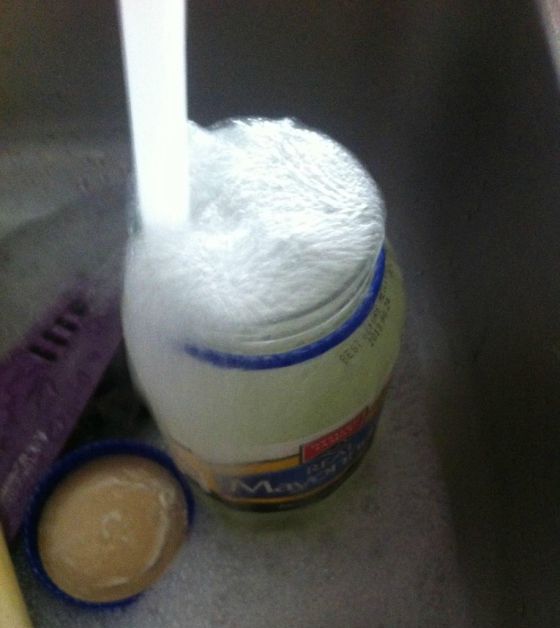 Mayonnaise Jar Prank (5 pics)