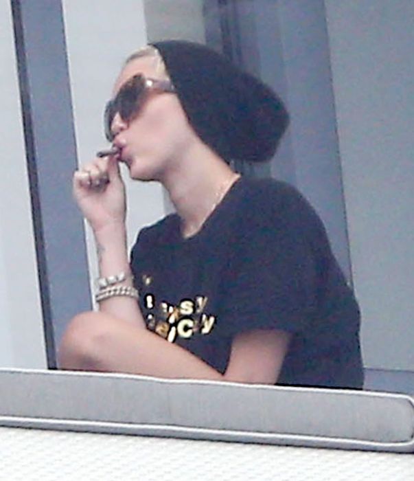 Miley Cyrus Smoking A Joint (11 pics)