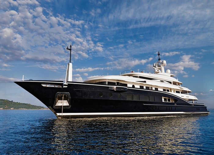 Numptia, a New Luxury Yacht (19 pics)