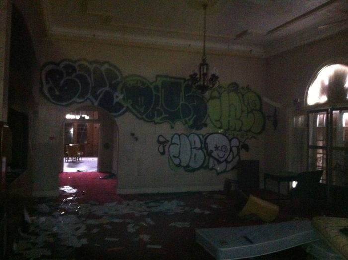 Abandoned Adler Hotel (41 pics)