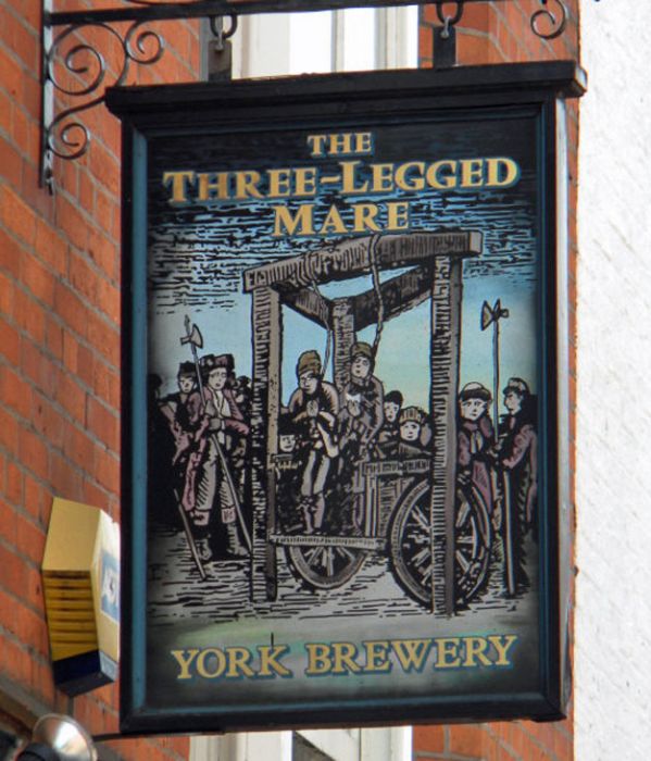 Pub Names In Britain (23 pics)